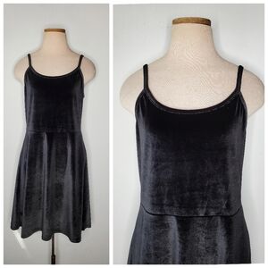 90s Y2K style Black Velvet Babydoll Slip Dress with Spaghetti Straps size Medium